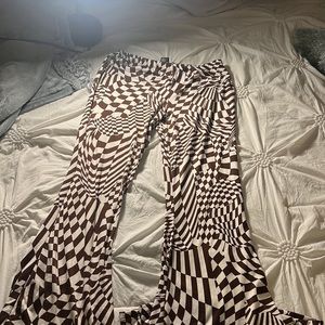 Rue 21 brown and white checkered flare leggings